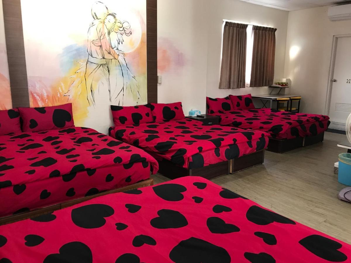 Mickey House-Fuxing Apartamento Taichung Exterior foto